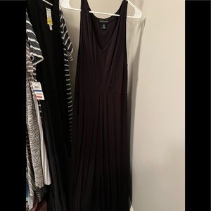 Black Maxi dress with pockets!